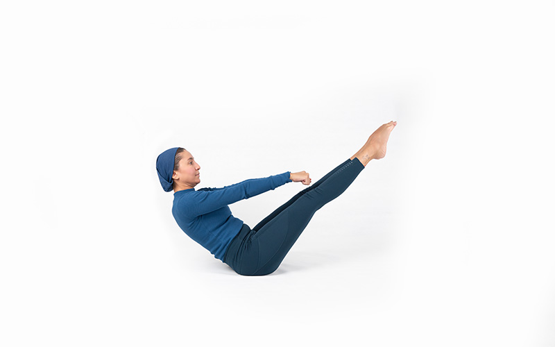 ۳. حرکت قایق (Navasana)